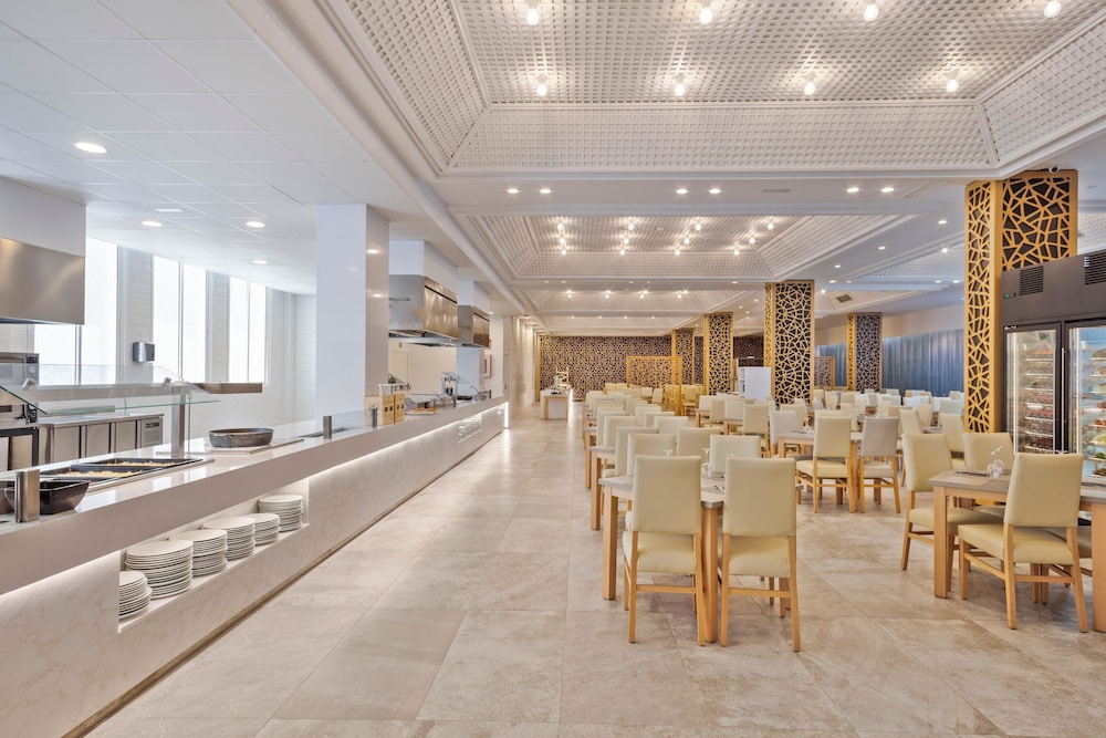 Hotel Best Punta Dorada — Restaurant & bars in Salou, Catalonia