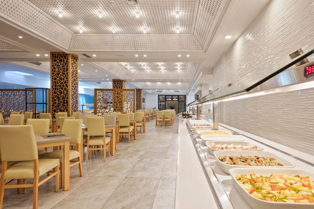 Hotel Best Punta Dorada — Restaurant & bars in Salou, Catalonia