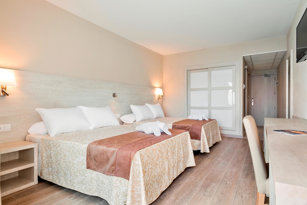 Hotel Best Punta Dorada — Hotel rooms in Salou, Catalonia