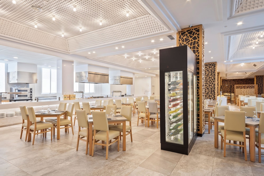 Hotel Best Punta Dorada — Restaurant & bars in Salou, Catalonia
