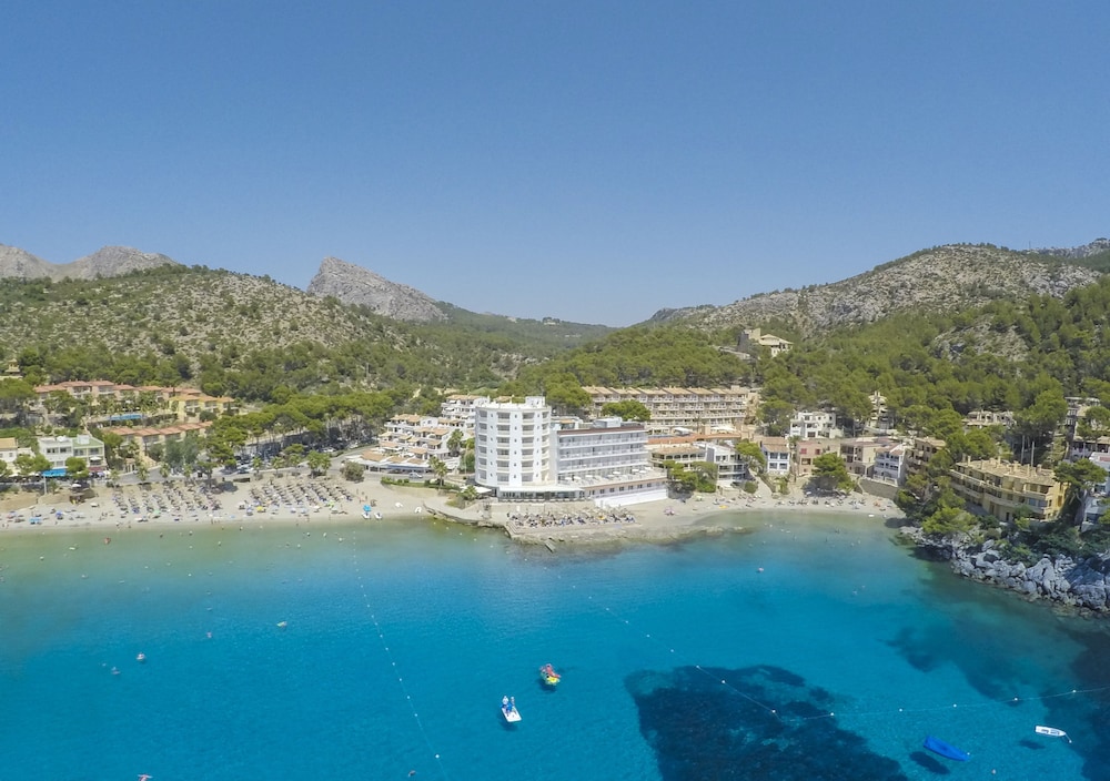 Universal Aparthotel Don Camilo — Beach in Andratx, Balearic Islands