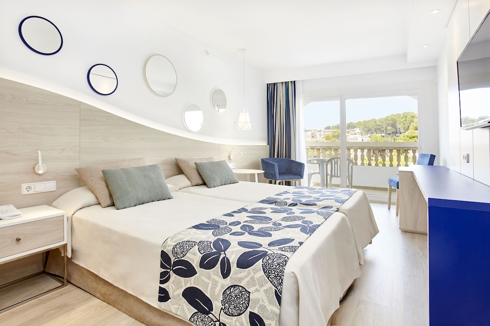 Universal Aparthotel Don Camilo — Hotel rooms in Andratx, Balearic Islands