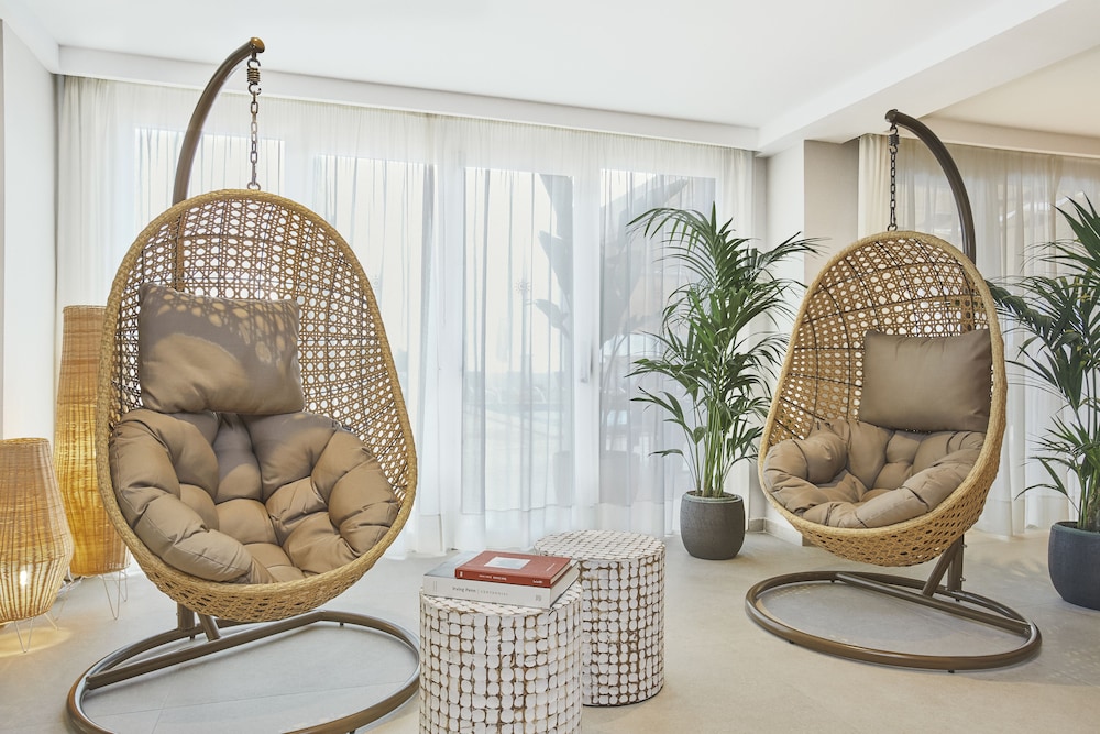 Universal Aparthotel Don Camilo — Hotel rooms in Andratx, Balearic Islands