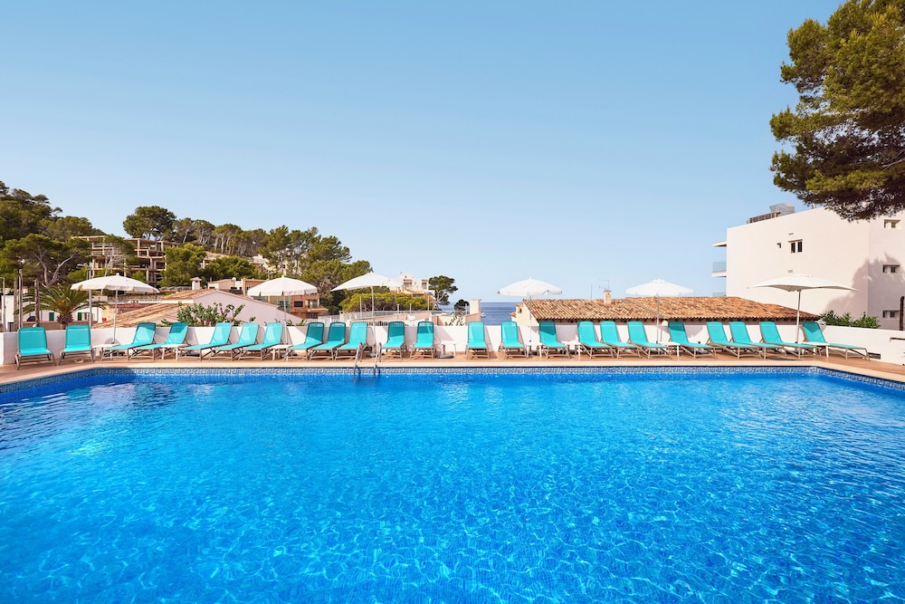 Universal Aparthotel Don Camilo — Swimming pool in Andratx, Balearic Islands