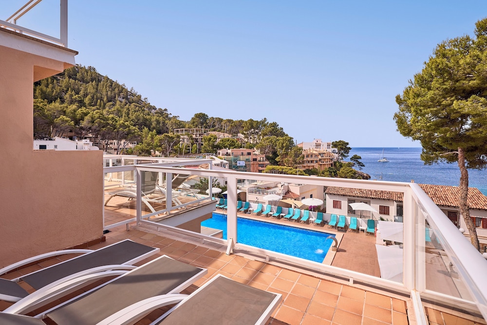 Universal Aparthotel Don Camilo — Swimming pool in Andratx, Balearic Islands