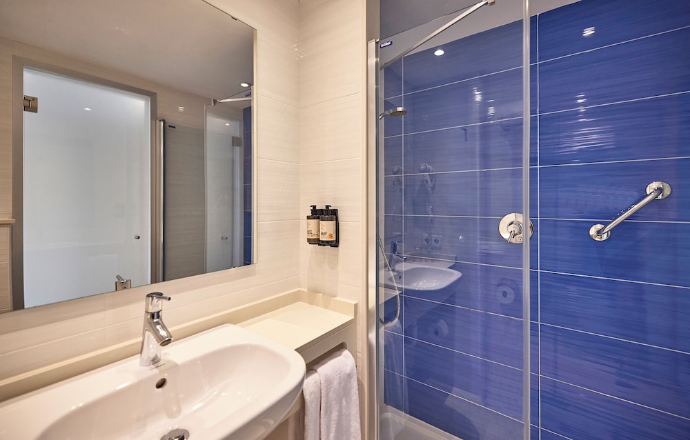 Universal Aparthotel Don Camilo — Hotel rooms in Andratx, Balearic Islands