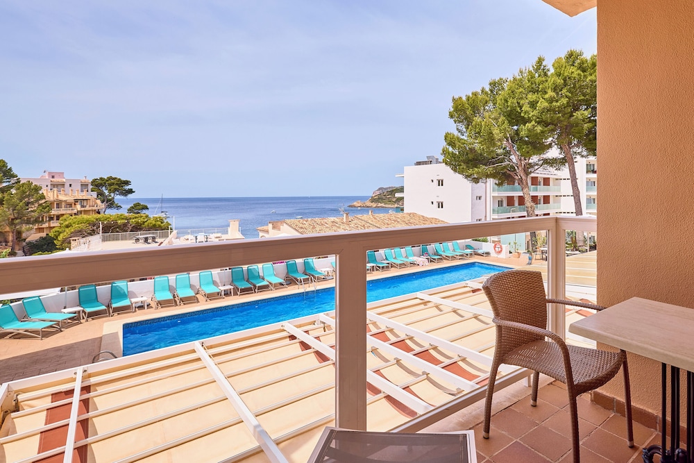 Universal Aparthotel Don Camilo — Swimming pool in Andratx, Balearic Islands