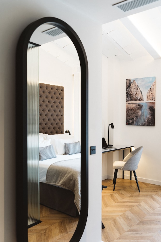 Boutique Hotel Petit Montisión — Hotel rooms in Palma de Mallorca, Balearic Islands