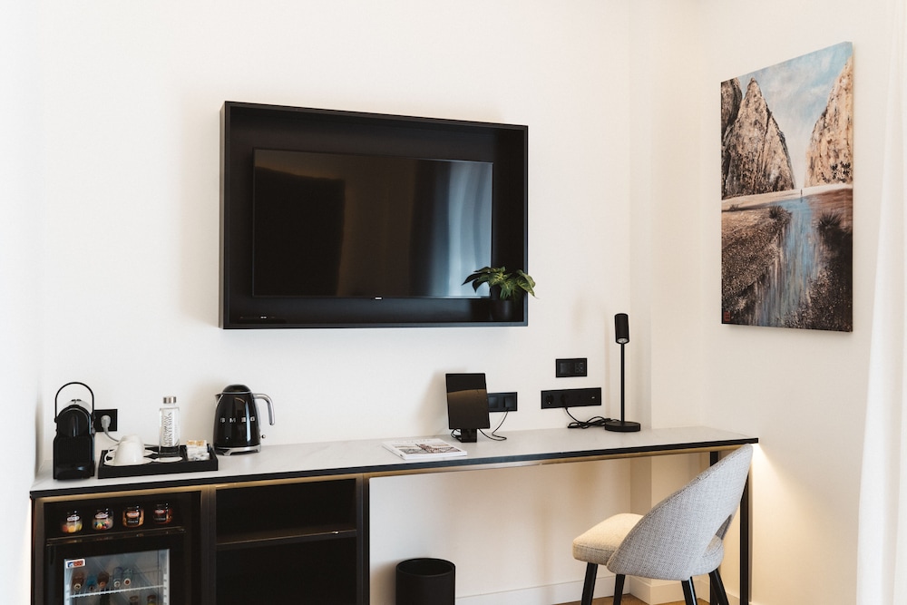 Boutique Hotel Petit Montisión — Hotel rooms in Palma de Mallorca, Balearic Islands