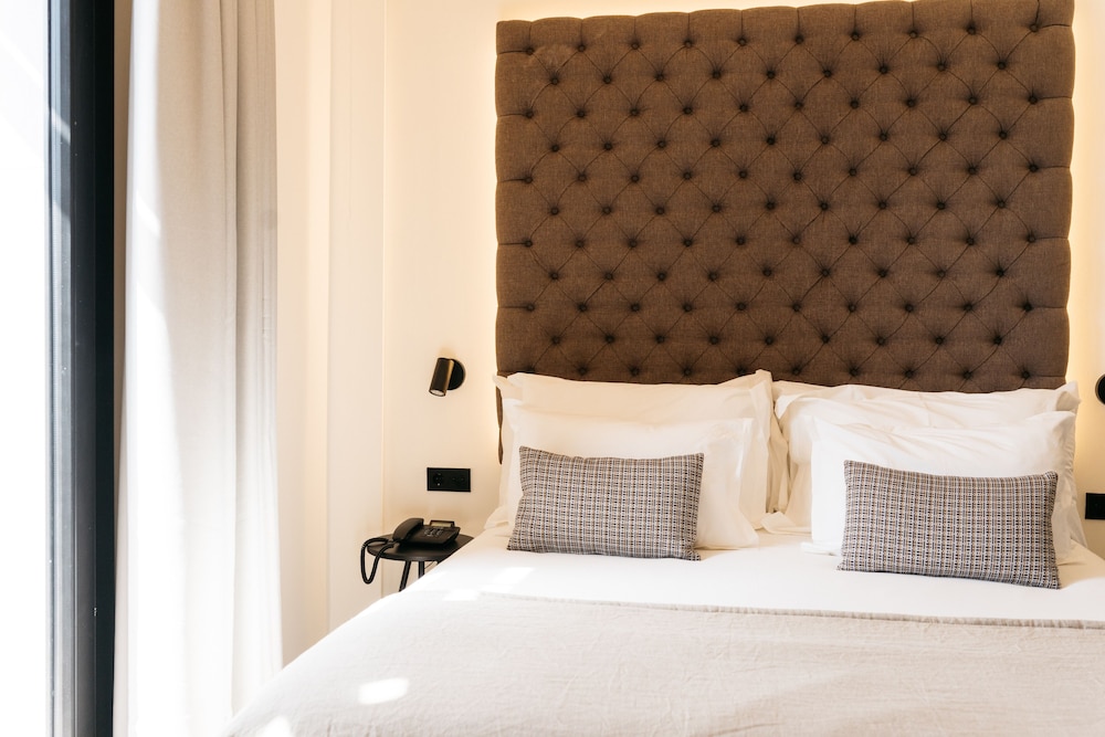 Boutique Hotel Petit Montisión — Hotel rooms in Palma de Mallorca, Balearic Islands