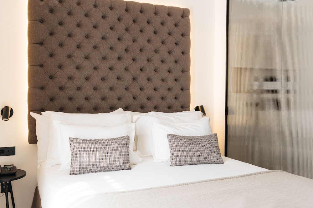 Boutique Hotel Petit Montisión — Hotel rooms in Palma de Mallorca, Balearic Islands