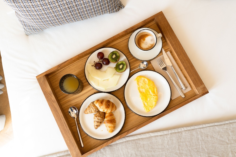 Boutique Hotel Petit Montisión — Hotel rooms in Palma de Mallorca, Balearic Islands