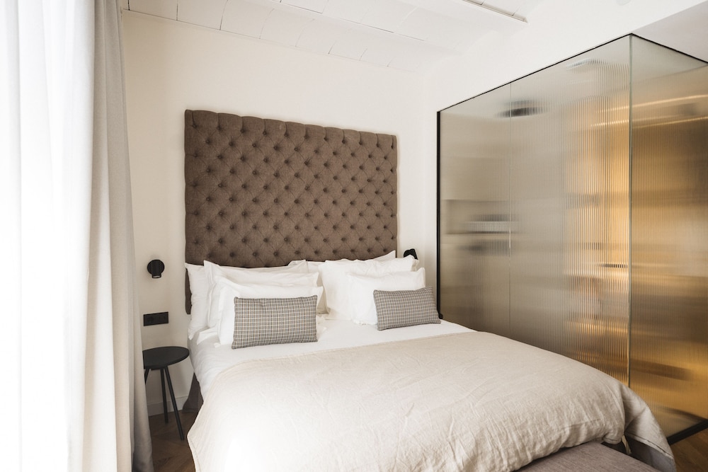 Boutique Hotel Petit Montisión — Hotel rooms in Palma de Mallorca, Balearic Islands