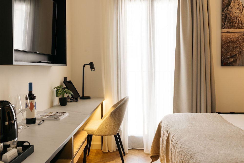 Boutique Hotel Petit Montisión — Hotel rooms in Palma de Mallorca, Balearic Islands