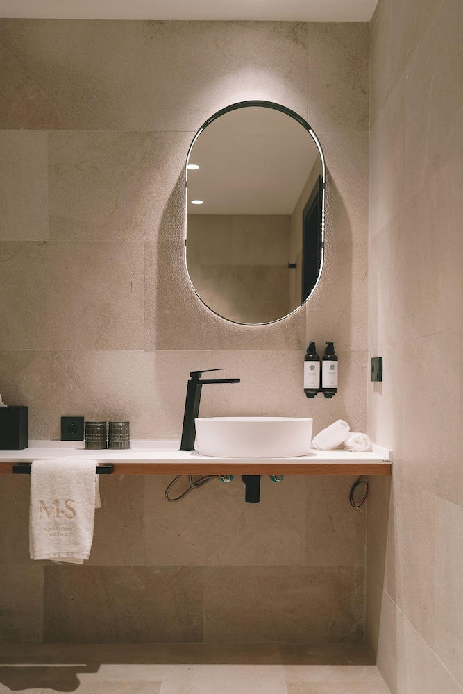 Boutique Hotel Petit Montisión — Hotel rooms in Palma de Mallorca, Balearic Islands