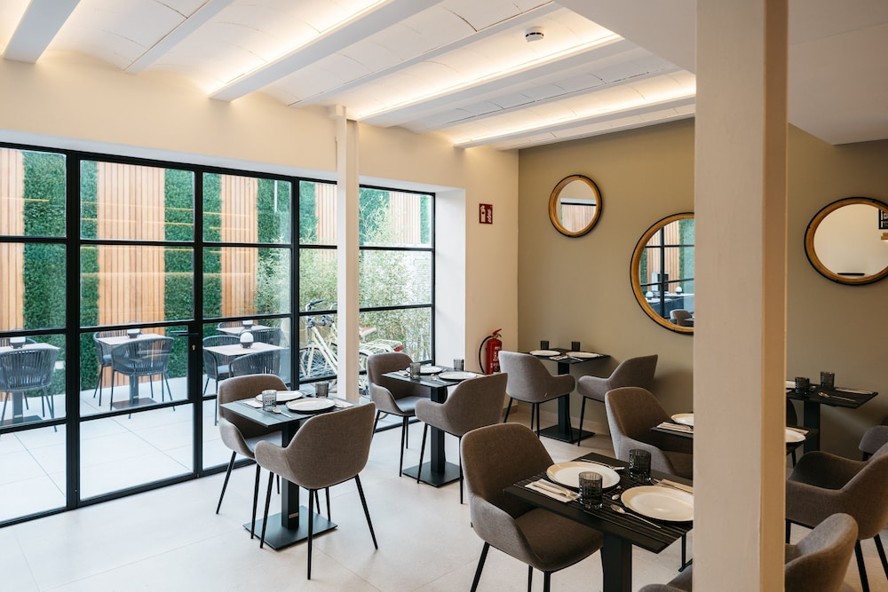 Boutique Hotel Petit Montisión — Restaurant & bars in Palma de Mallorca, Balearic Islands