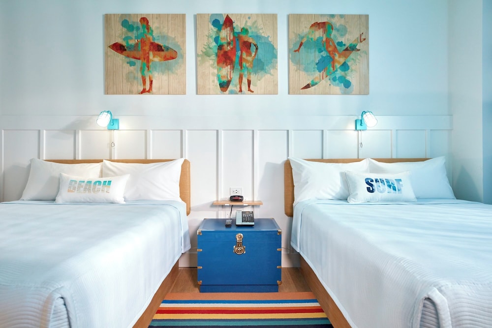 Universal's Endless Summer Resort - Surfside Inn and Suites — Hotel rooms in Orlando, Florida