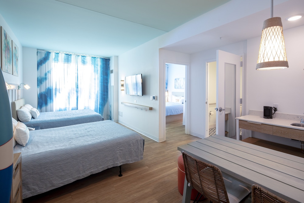 Universal's Endless Summer Resort - Surfside Inn and Suites — Hotel rooms in Orlando, Florida