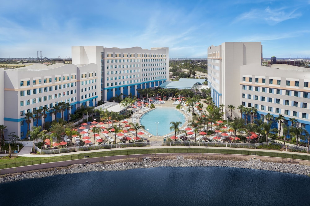 Universal's Endless Summer Resort - Surfside Inn and Suites — Swimming pool in Orlando, Florida