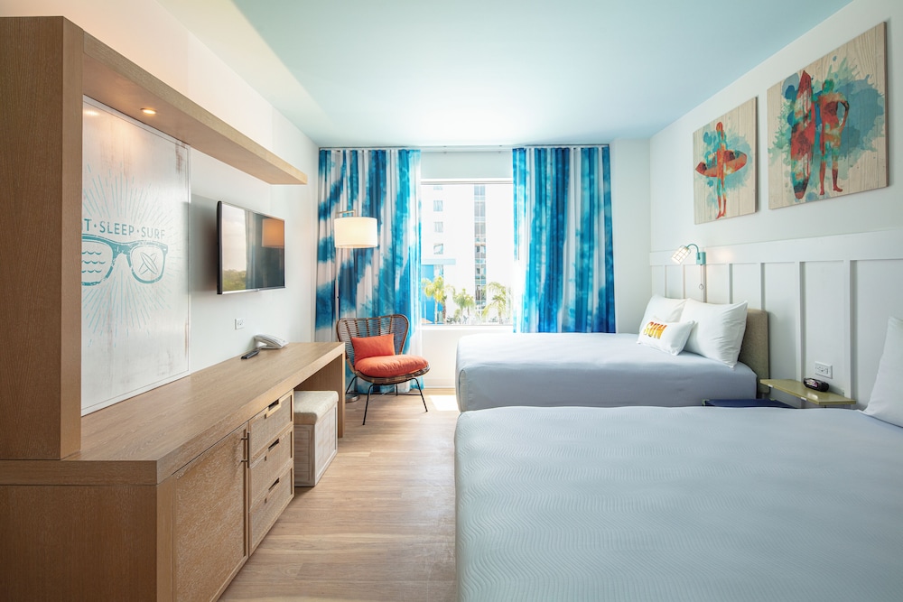 Universal's Endless Summer Resort - Surfside Inn and Suites — Hotel rooms in Orlando, Florida