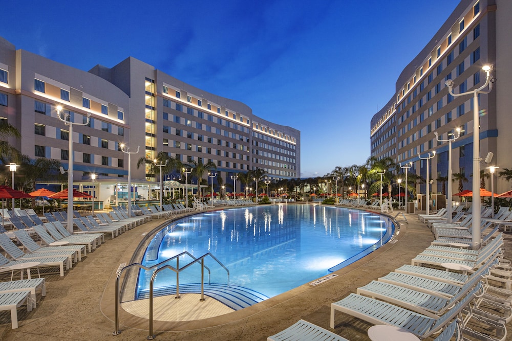 Universal's Endless Summer Resort - Surfside Inn and Suites — Swimming pool in Orlando, Florida