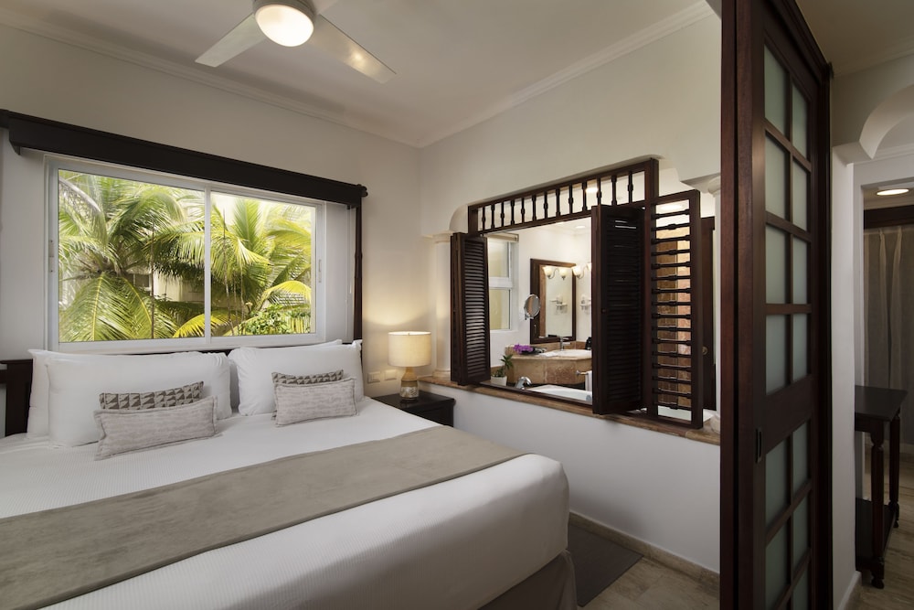 Melia Caribe Beach Resort - All Inclusive — Hotel rooms in Bavaro, La Altagracia
