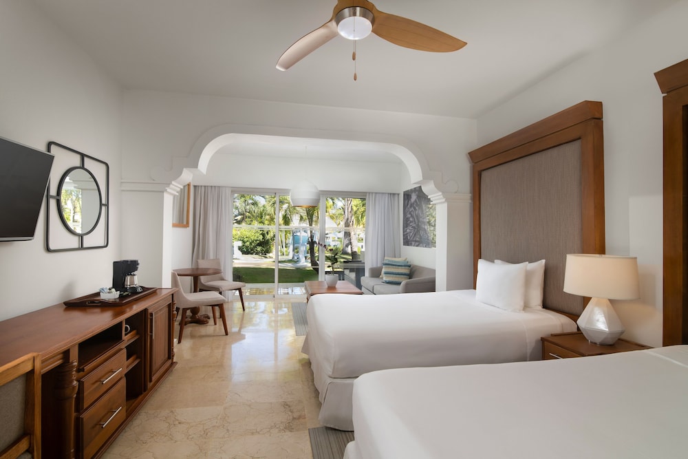 Melia Caribe Beach Resort - All Inclusive — Hotel rooms in Bavaro, La Altagracia