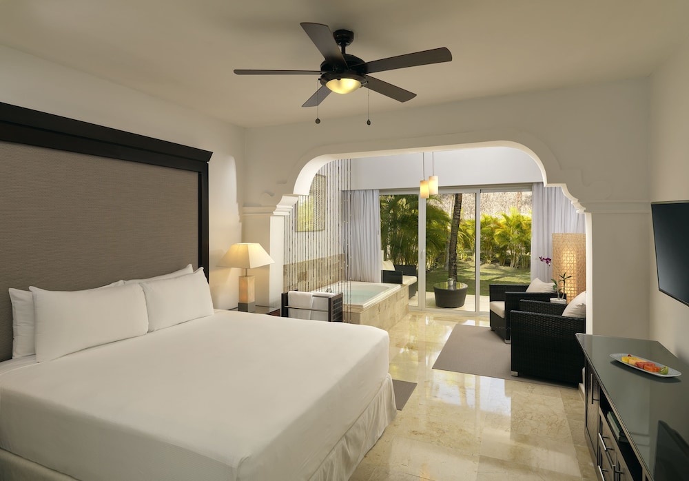 Melia Caribe Beach Resort - All Inclusive — Hotel rooms in Bavaro, La Altagracia