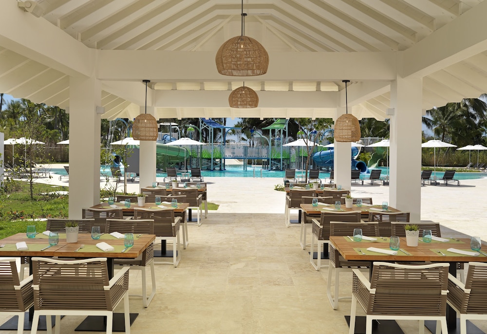 Melia Caribe Beach Resort - All Inclusive — Restaurant & bars in Bavaro, La Altagracia