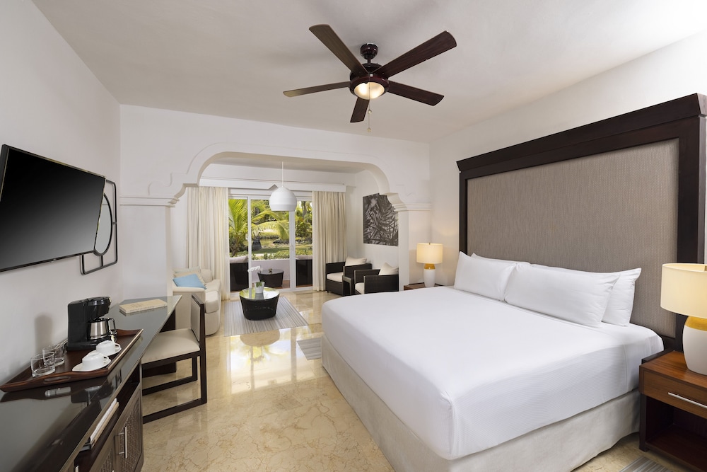Melia Caribe Beach Resort - All Inclusive — Hotel rooms in Bavaro, La Altagracia
