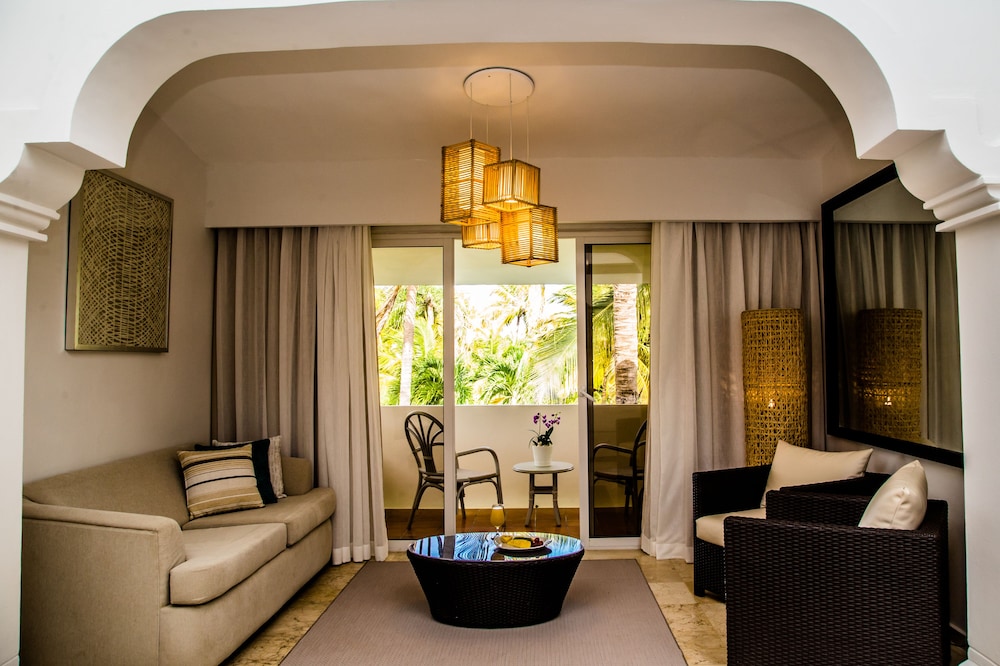 Melia Caribe Beach Resort - All Inclusive — Hotel rooms in Bavaro, La Altagracia