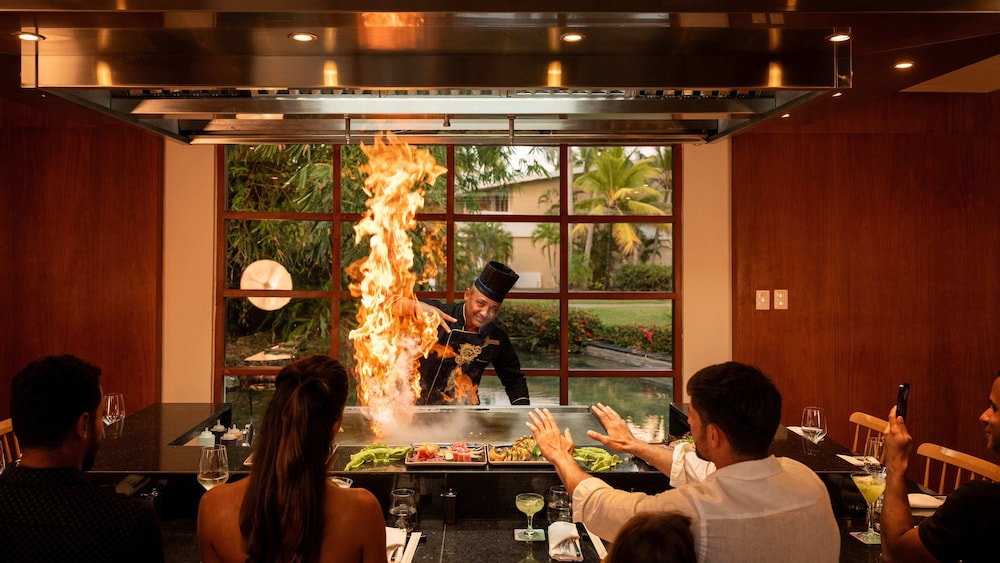 Melia Caribe Beach Resort - All Inclusive — Restaurant & bars in Bavaro, La Altagracia