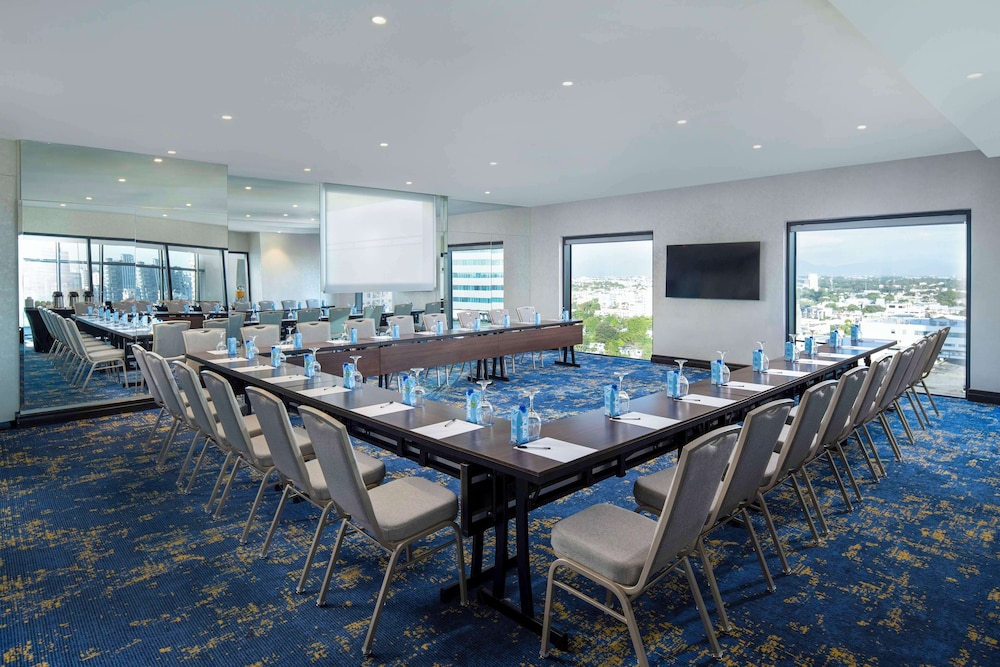 Homewood Suites by Hilton Santo Domingo, Dominican Republic — Hotel building in Santo Domingo, Distrito Nacional