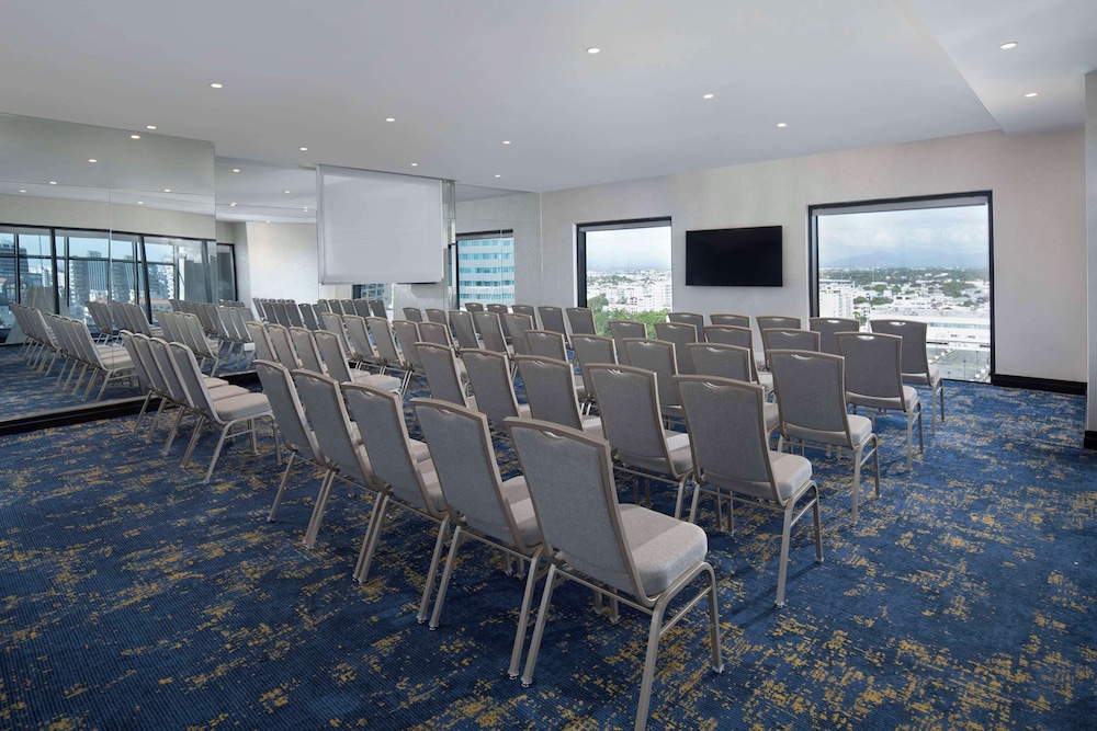 Homewood Suites by Hilton Santo Domingo, Dominican Republic — Hotel building in Santo Domingo, Distrito Nacional