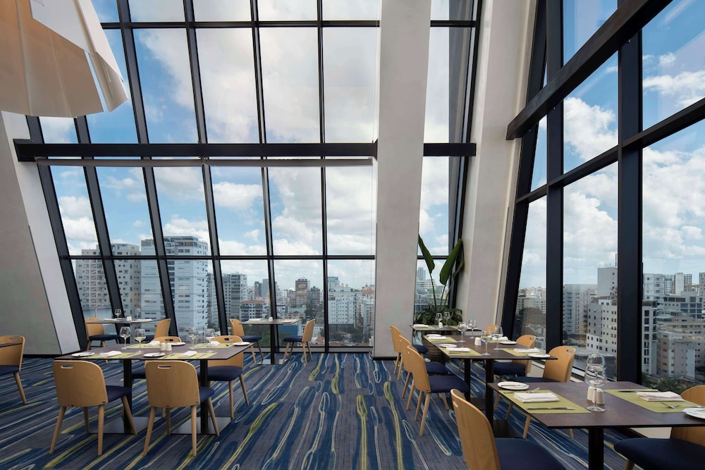 Homewood Suites by Hilton Santo Domingo, Dominican Republic — Restaurant & bars in Santo Domingo, Distrito Nacional