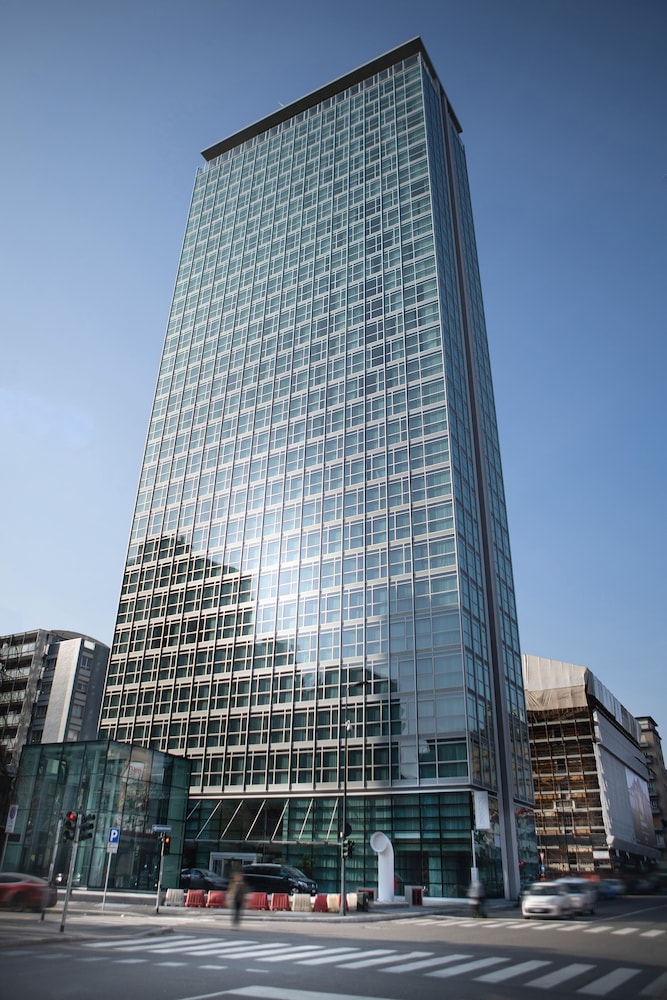 INNSiDE by Meliá Milano Torre Galfa — Hotel building in Milan, Lombardy