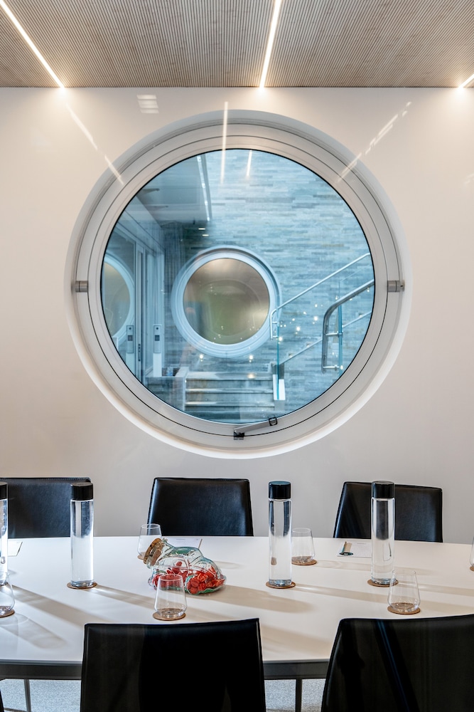 INNSiDE by Meliá Milano Torre Galfa — Hotel building in Milan, Lombardy