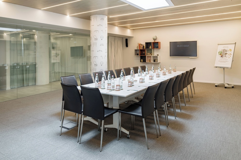 INNSiDE by Meliá Milano Torre Galfa — Hotel building in Milan, Lombardy