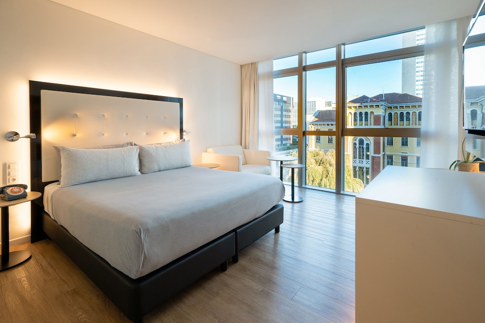 INNSiDE by Meliá Milano Torre Galfa — Hotel rooms in Milan, Lombardy