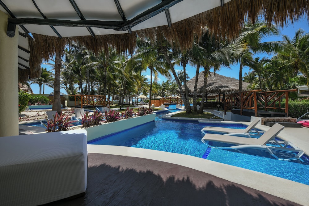 El Dorado Casitas Royale, All & More Inclusive - Adults Only — Swimming pool in Playa del Carmen, Quintana Roo