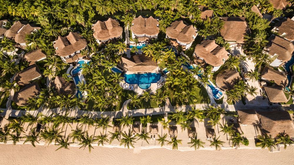 El Dorado Casitas Royale, All & More Inclusive - Adults Only — Hotel building in Playa del Carmen, Quintana Roo