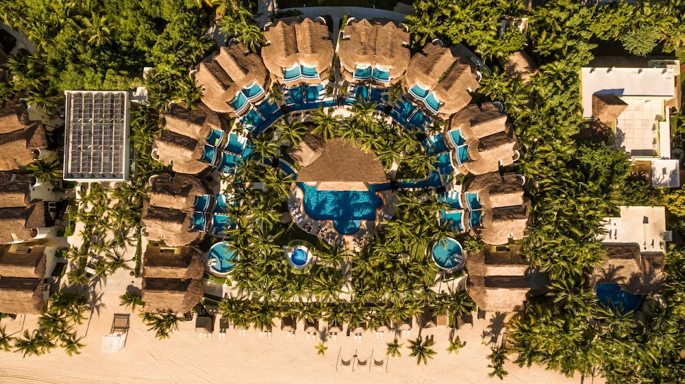 El Dorado Casitas Royale, All & More Inclusive - Adults Only — Hotel building in Playa del Carmen, Quintana Roo