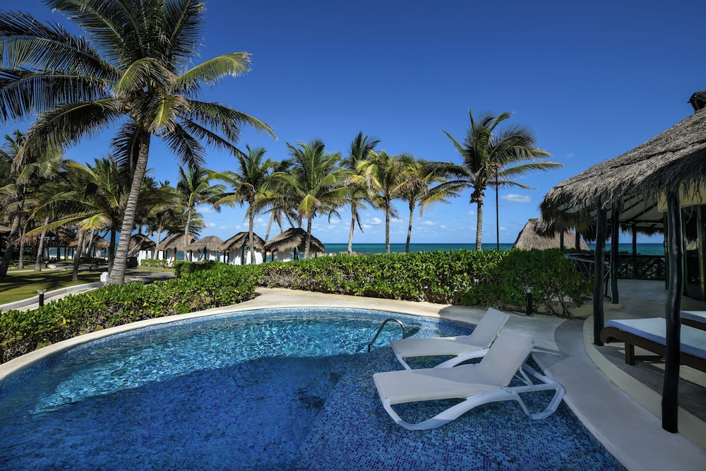 El Dorado Casitas Royale, All & More Inclusive - Adults Only — Swimming pool in Playa del Carmen, Quintana Roo