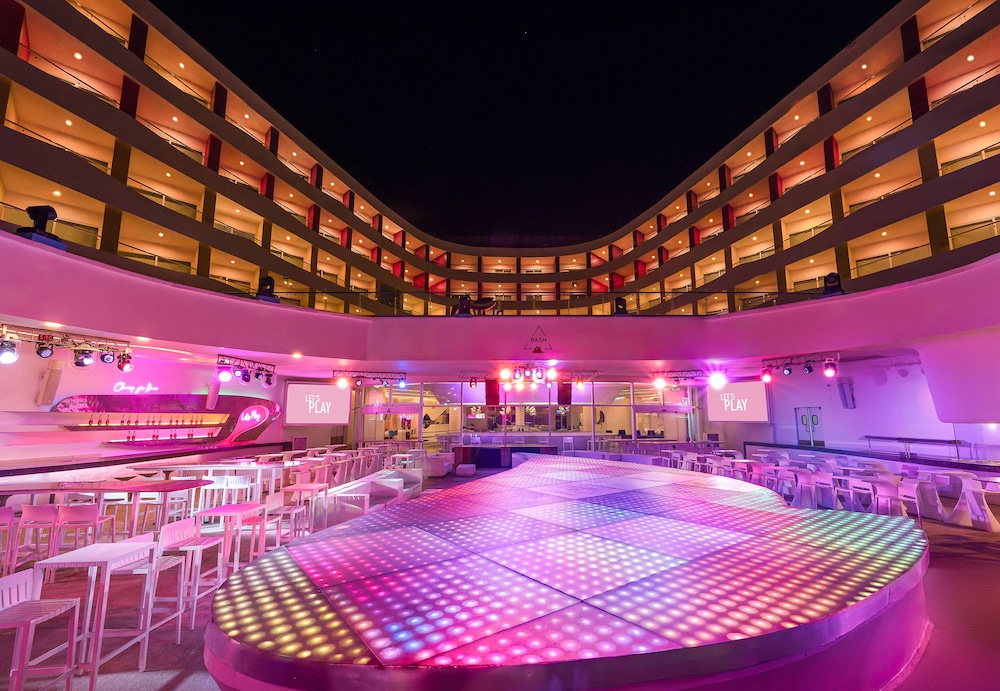 Temptation Cancun Resort All Inclusive - Adults Only — Restaurant in Cancun, Quintana Roo