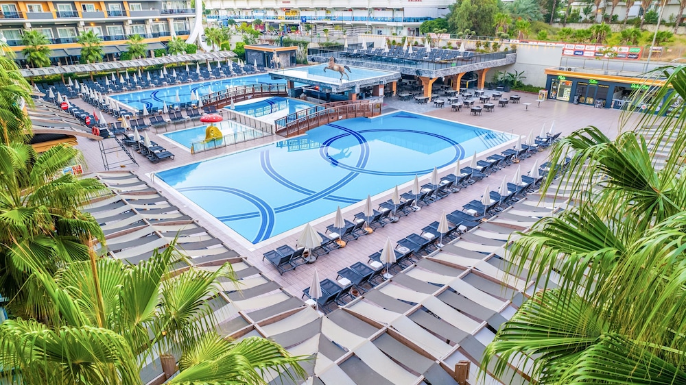 Senza The Inn Resort & Spa - All Inclusive — Swimming pool in Alanya