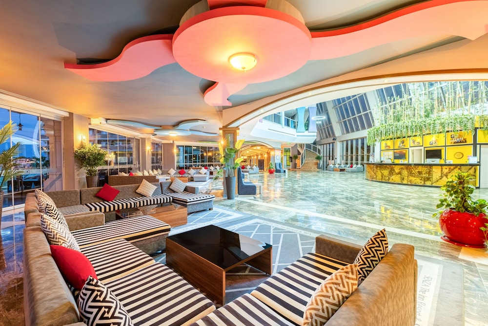 Senza The Inn Resort & Spa - All Inclusive — Hotel building in Alanya