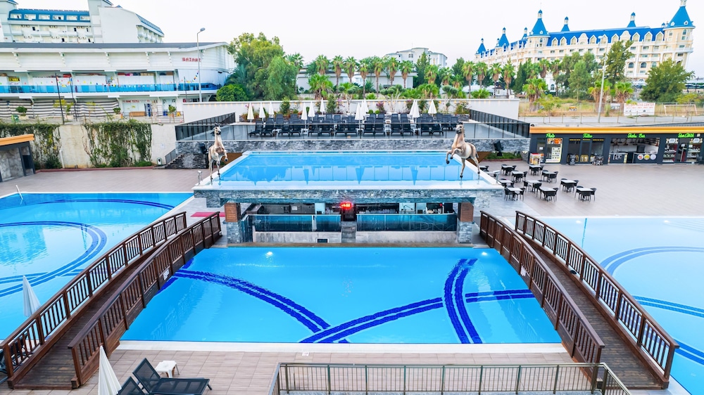 Senza The Inn Resort & Spa - All Inclusive — Swimming pool in Alanya