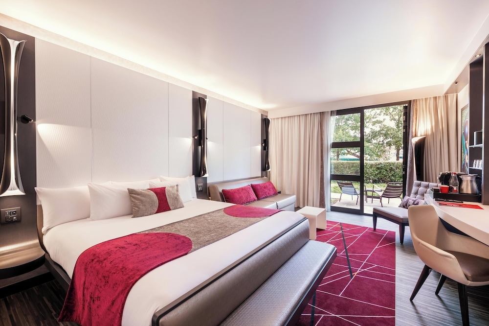 Disney Hotel New York - The Art of Marvel — Hotel rooms in Disneyland Paris, Ile-de-France