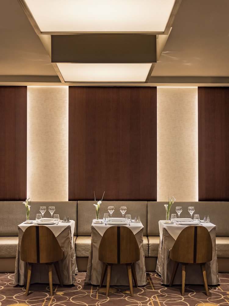 Disney Hotel New York - The Art of Marvel — Restaurant & bars in Disneyland Paris, Ile-de-France