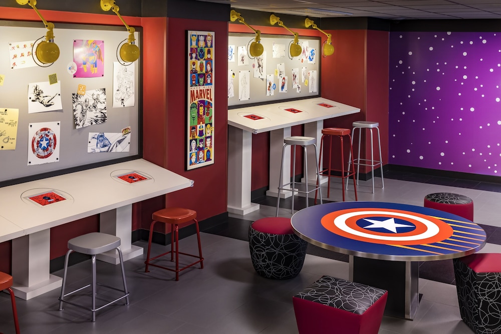 Disney Hotel New York - The Art of Marvel — Attractions for children in Disneyland Paris, Ile-de-France